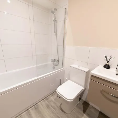 Spacious & Contemporary 2 Bed * Manchester