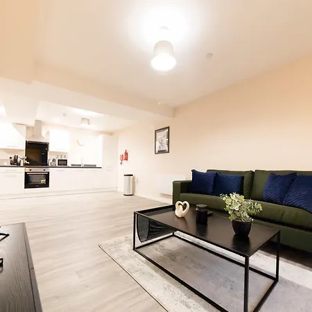 Spacious & Contemporary 2 Bed * Manchester