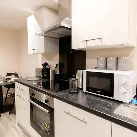 Spacious & Contemporary 2 Bed * Manchester