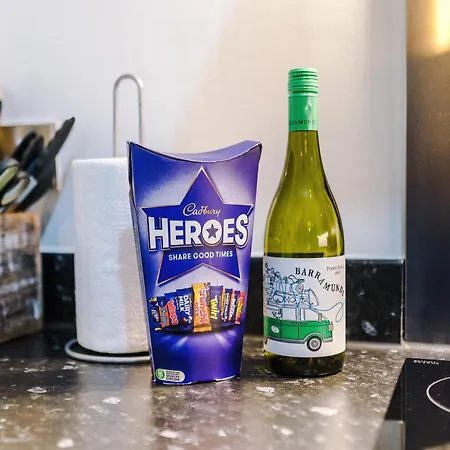 Lägenhet New, Luxe 2br, Manchester, Pool Table, Parking, Balcony, Ps4