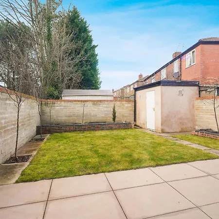 Dom wakacyjny Stylish With Free Parking And Easy Access *