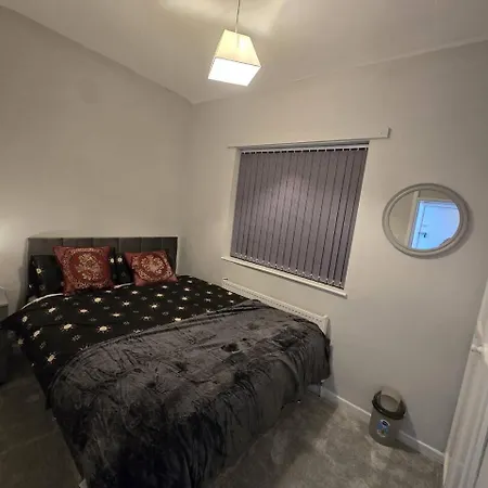Lovely Large 3 Bedroom House Сasa de vacaciones *