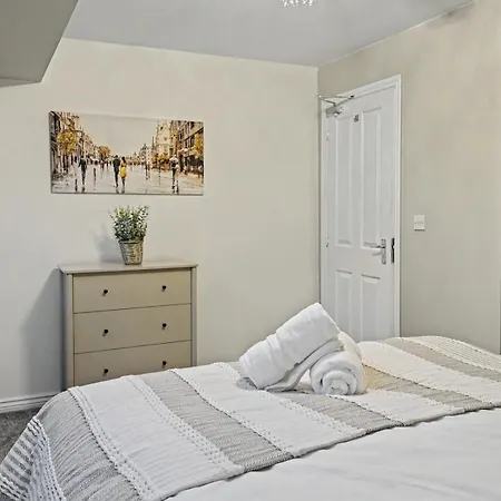 Vakantiehuis Entire Sleeps 5 Guest 5 Mins Frommcr *