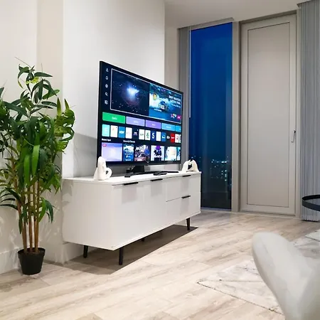 Апартаменты High Rise In Centre With Stunning Views
