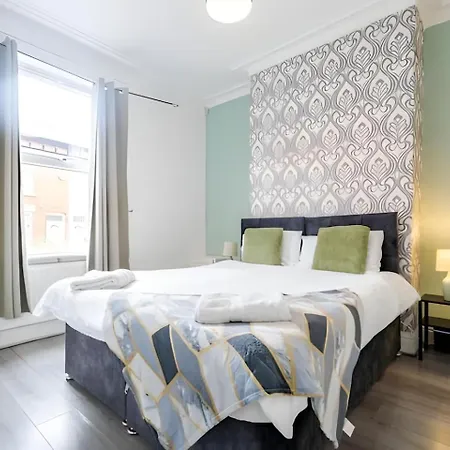 Daire Etihad Stadium - Spacious Stay, 5 Mins To Stadium *