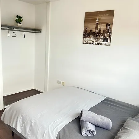 Comfortable 2-bedroom Flat Close Etihad And Coop Live * Manchester