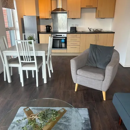 Appartamento Comfortable 2-bedroom Flat Close Etihad And Coop Live