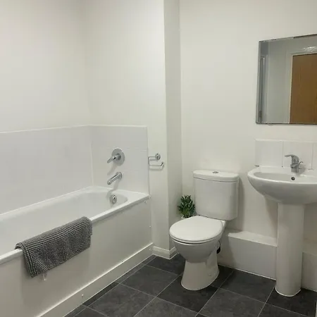 Comfortable 2-bedroom Flat Close Etihad And Coop Live * Manchester