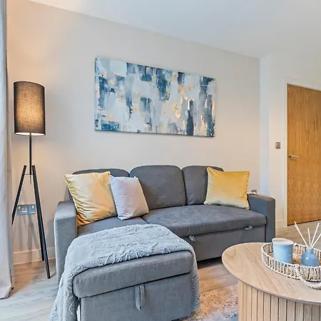 Lägenhet Modern 1-bed Centre Flat - Balcony & Parking Manchester
