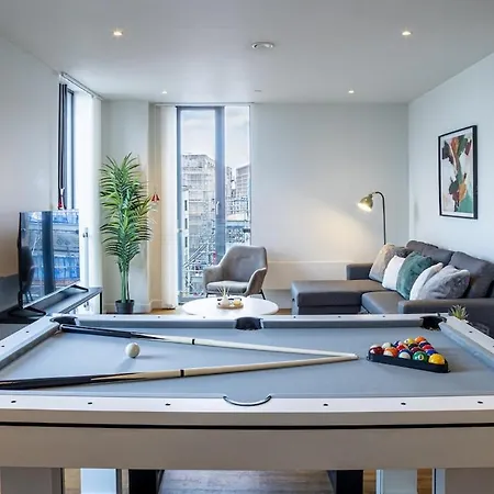 Centre Apartment, Pool Table Manchester