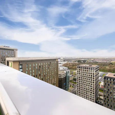 Lejlighed Penthouse Skyline - 2br, Massive Terrace Retreat *
