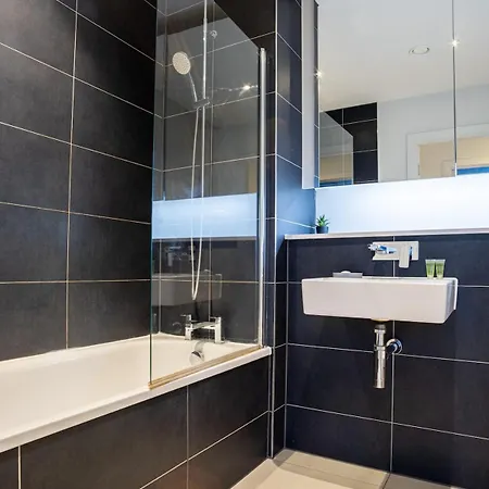 Apartament Centre Apartment, Pool Table