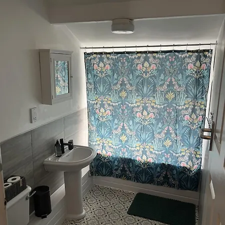 شقة The Hive 2-bed With Kitchen And Private Bathroom In Lively Monton Village - Sleeps 4 - Free Wifi - Parking Nearby