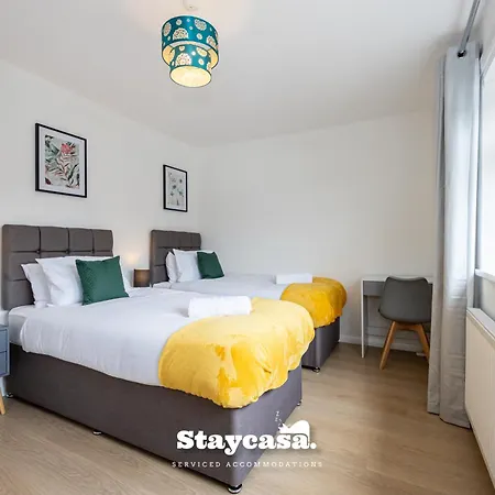 Сasa de vacaciones Spacious Cosy Cove With Large Driveway And Garden