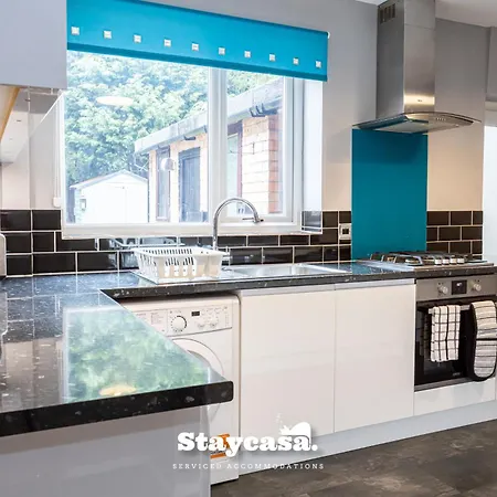 Spacious Cosy Cove With Large Driveway And Garden Сasa de vacaciones Wythenshawe