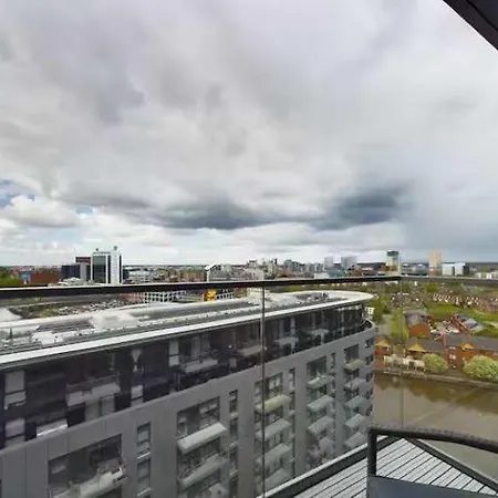 Apartman New! 2 Bedroom Flat In Waters By With Us, Perfect For Families, Couples & Groups, Free Private Parking! *