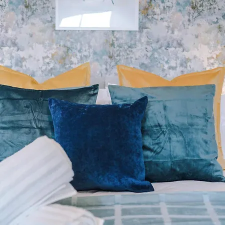 別荘 Spacious 2-bed 5mins To Co-op Live & Etihad Campus W Free Parking *