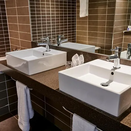 Crowne Plaza Centre By Ihg Hotel 4*