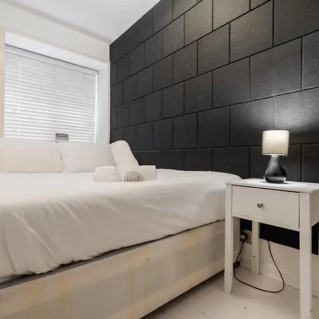 別荘 Modern Centre 3bd - Fire Pit - Free Parking