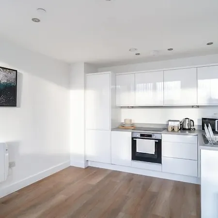 Stayzeni, Alexandra Rise Lovely 1 Bed Manchester