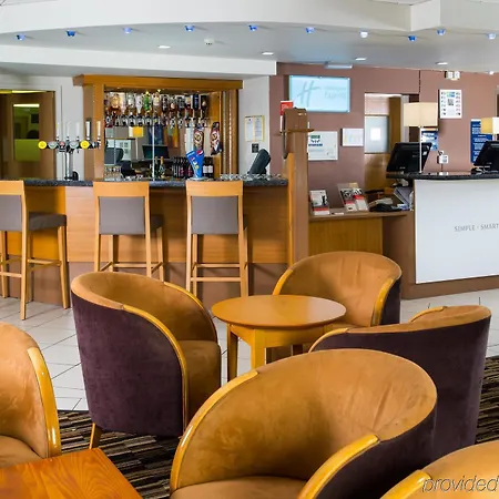 Holiday Express East By Ihg
