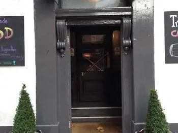 Salford Arms Hotel 2*