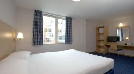 Travelodge Ancoats Hotell 3*
