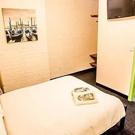 Victoria Warehouse Hotel 3*