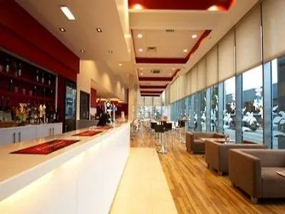 Travelodge Arena Hotel 3*