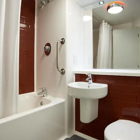 Отель Travelodge Arena Манчестер