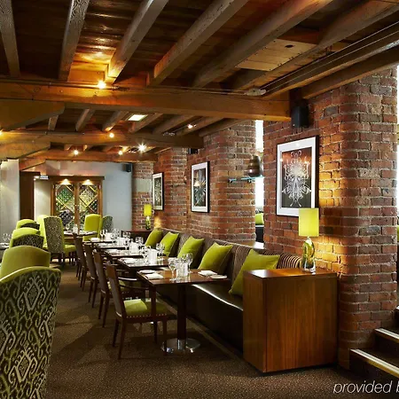 Marriott Victoria & 4*