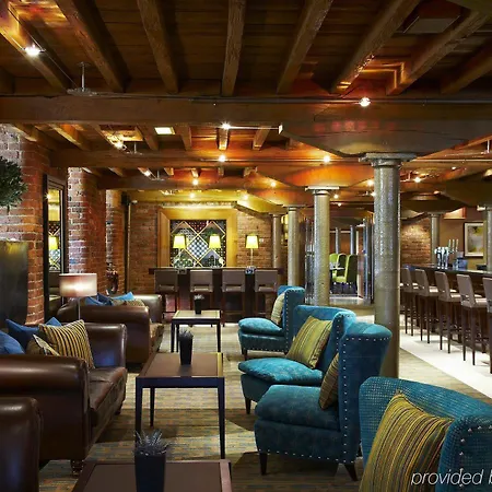 Marriott Victoria & מלון 4*