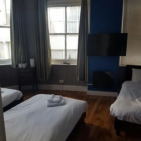 Mother Macs Bed & Breakfast Manchester