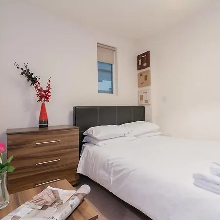Апартаменты ​ Fantastic 1 Bedroom 5 Mins Walk From Centre