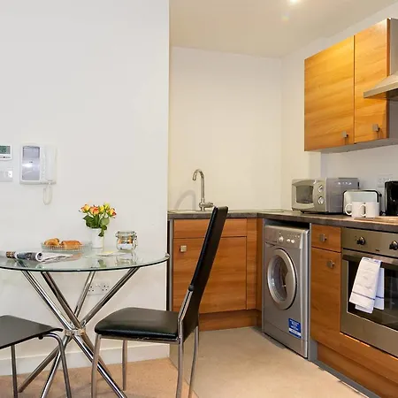 Апартаменты ​ Fantastic 1 Bedroom 5 Mins Walk From Centre Манчестер