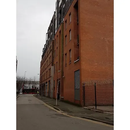 Spacious 1 Bedroom Flat For 2 In * Manchester