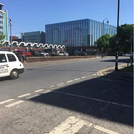 Modern, Spacious 1br Central Flat For 4