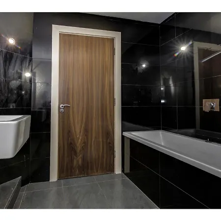 Modern, Spacious 1br Central Flat For 2