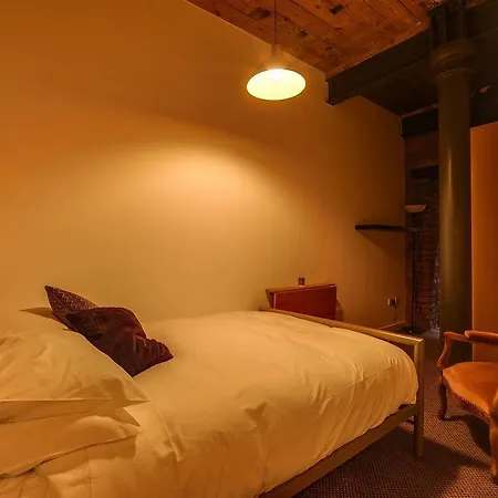 Beautiful 2 Bedroom Converted Industrial Mill *