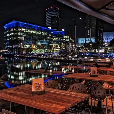 Media Salford Quays Apartament *