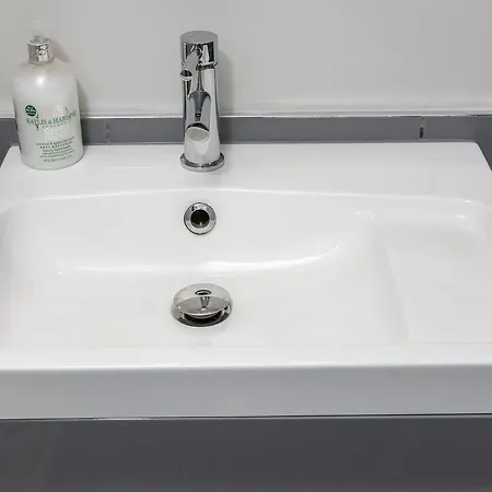 Amazing 2 Bed Flat In The Heart Of Piccadilly Апартаменты