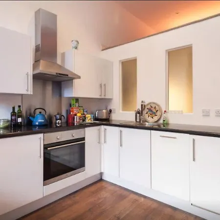 Beautiful 2 Bed Duplex W Mezzanine In City Centre Apartment Manchester