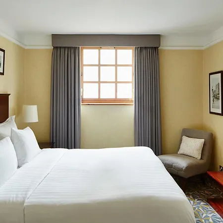 Marriott Victoria & Manchester