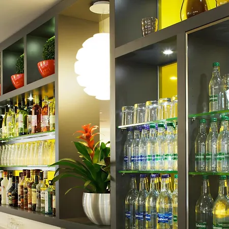 Ibis Centre Princess Street 3*