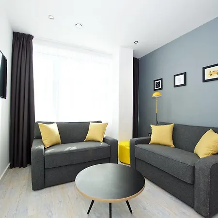 Staycity Piccadilly Aparthotel 4*