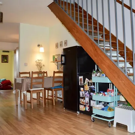 Διαμέρισμα Spacious 2 Bedroom Townhouse With Garden & Parking