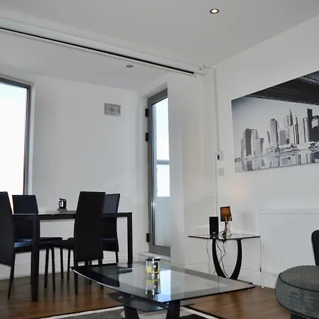 2 Bedroom With 2 Balconies In Apartmán Manchester