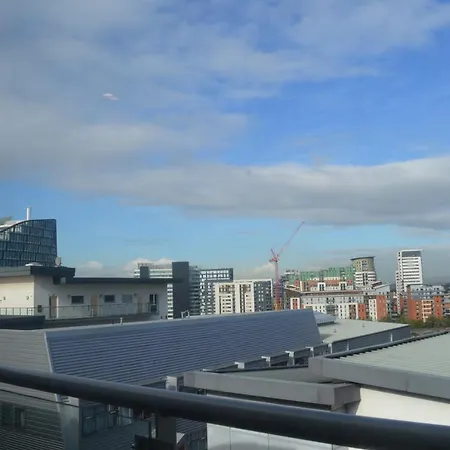 2 Bedroom With 2 Balconies In * Manchester