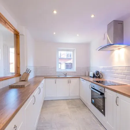 3 Bedroom Flat In Northern Quarter *