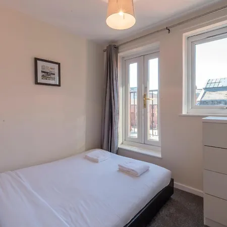 3 Bedroom Flat In Northern Quarter * Манчестер